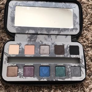 Urban Decay- Smoked Palette